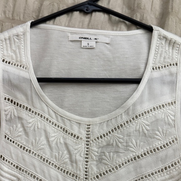 O'Neill White Sleeveless Tank Top - Picture 4 of 6